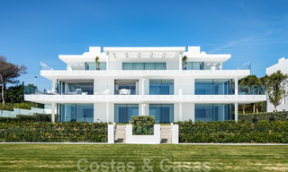Privé herverkoop. Ultra deluxe avant garde strand appartement te koop in een exclusief complex aan de New Golden Mile, Marbella - Estepona 22001 