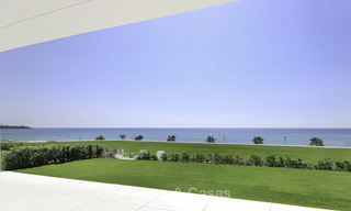 Privé herverkoop. Ultra deluxe avant garde strand appartement te koop in een exclusief complex aan de New Golden Mile, Marbella - Estepona 22037 