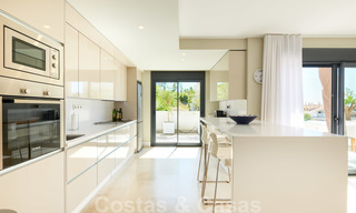Helder en ruim appartement met enorm terras te koop op de New Golden Mile, Marbella - Estepona 22116 