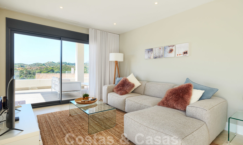 Helder en ruim appartement met enorm terras te koop op de New Golden Mile, Marbella - Estepona 22120