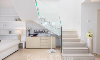 Wondermooi luxe penthouse appartement te koop, met fantastisch zeezicht en op loopafstand van het strand, Oost Marbella 22233 