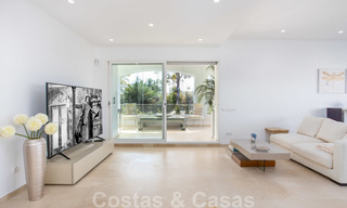 Wondermooi luxe penthouse appartement te koop, met fantastisch zeezicht en op loopafstand van het strand, Oost Marbella 22235 