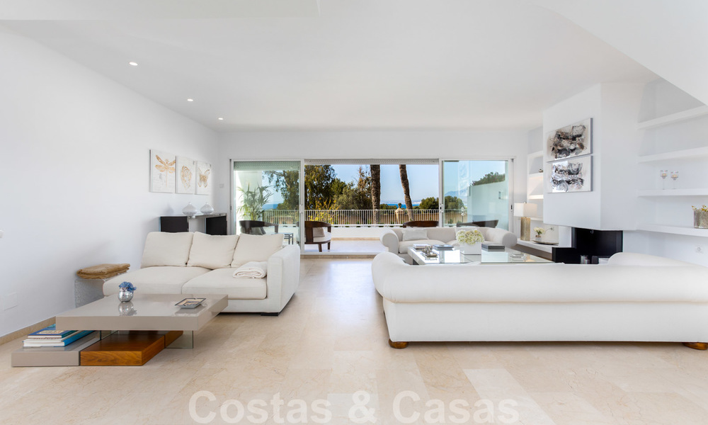 Wondermooi luxe penthouse appartement te koop, met fantastisch zeezicht en op loopafstand van het strand, Oost Marbella 22237
