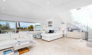 Wondermooi luxe penthouse appartement te koop, met fantastisch zeezicht en op loopafstand van het strand, Oost Marbella 22238 