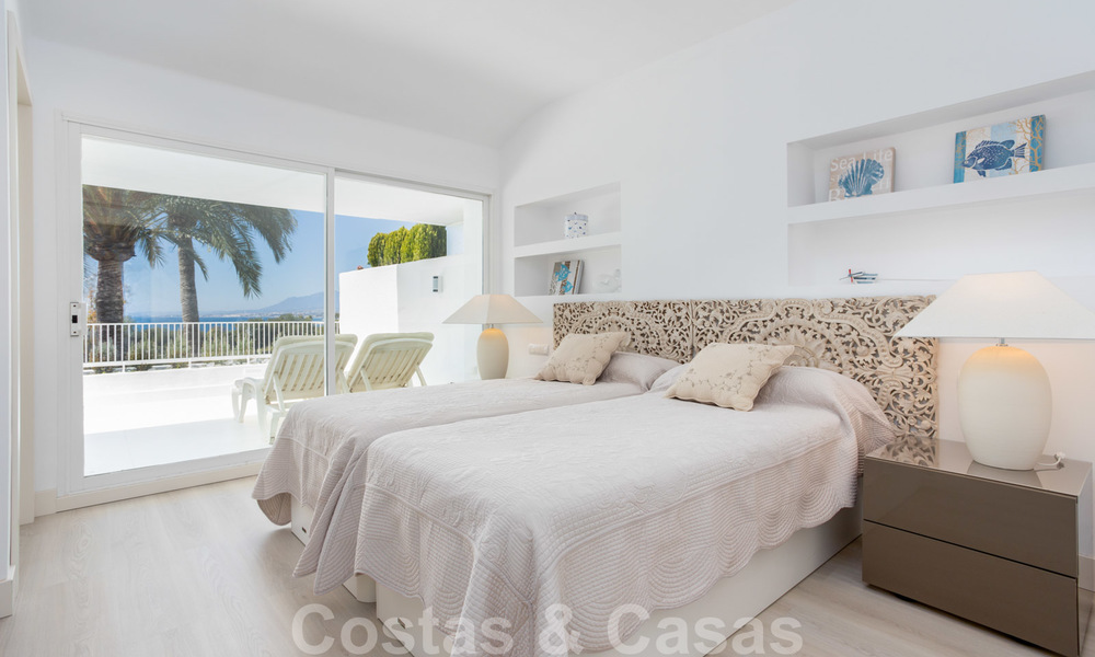 Wondermooi luxe penthouse appartement te koop, met fantastisch zeezicht en op loopafstand van het strand, Oost Marbella 22245