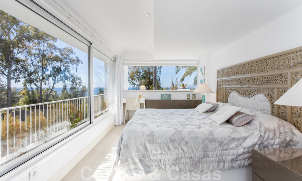 Wondermooi luxe penthouse appartement te koop, met fantastisch zeezicht en op loopafstand van het strand, Oost Marbella 22250