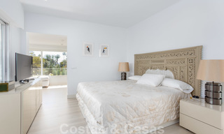Wondermooi luxe penthouse appartement te koop, met fantastisch zeezicht en op loopafstand van het strand, Oost Marbella 22256 