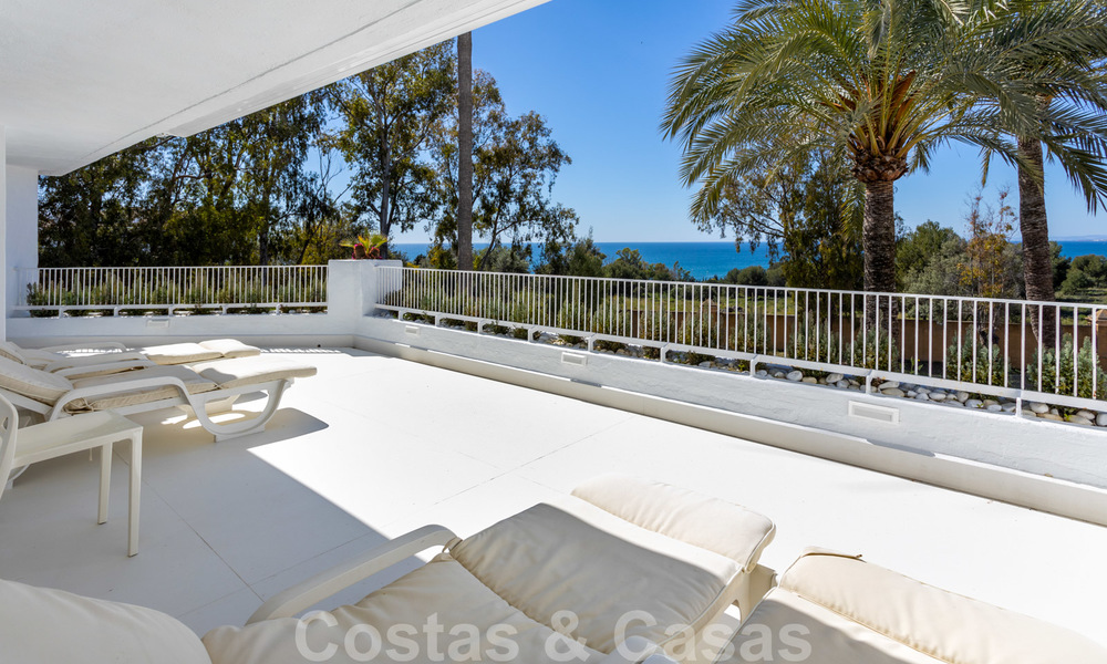 Wondermooi luxe penthouse appartement te koop, met fantastisch zeezicht en op loopafstand van het strand, Oost Marbella 22265