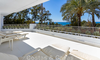 Wondermooi luxe penthouse appartement te koop, met fantastisch zeezicht en op loopafstand van het strand, Oost Marbella 22265 