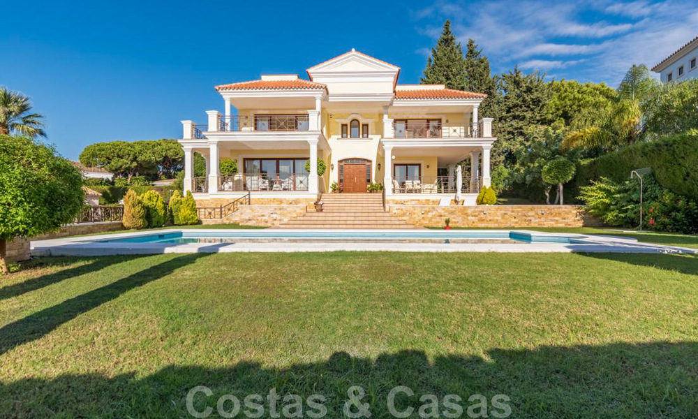 Prachtige modem-mediterrane luxe villa te koop, dicht bij het strand en voorzieningen, Oost Marbella 22302