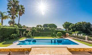 Prachtige modem-mediterrane luxe villa te koop, dicht bij het strand en voorzieningen, Oost Marbella 22308 