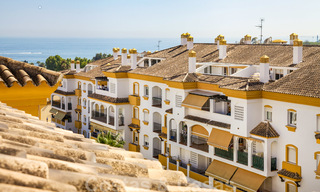 Gezellig penthouse appartement met zeezicht te koop, op loopafstand van voorzieningen en strand, Golden Mile, Marbella 22322 