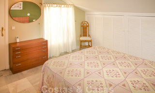 Gezellig penthouse appartement met zeezicht te koop, op loopafstand van voorzieningen en strand, Golden Mile, Marbella 22327 