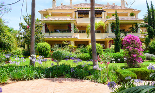 Las Alamandas: Luxe appartementen en penthouses te koop in exclusief eerstelijngolf complex in Nueva-Andalucia, Marbella 22801 
