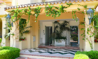 Las Alamandas: Luxe appartementen en penthouses te koop in exclusief eerstelijngolf complex in Nueva-Andalucia, Marbella 22808 