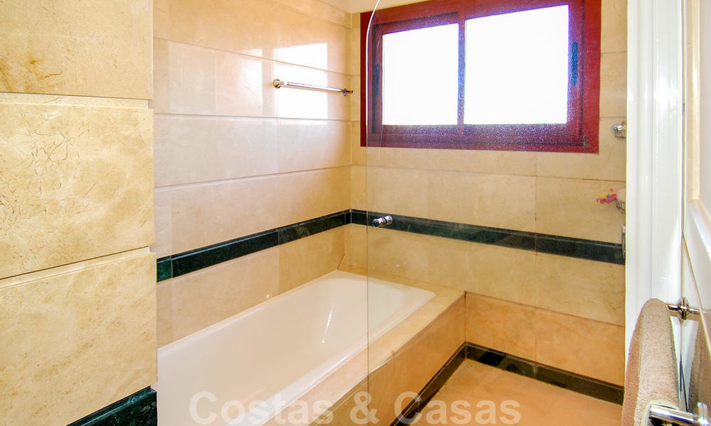 Gran Bahia: Luxe appartementen te koop in een prestigieuze strandwijk en exclusief complex, net ten oosten van de stad Marbella 23020