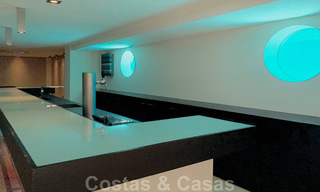 Prachtige villa met panoramisch zeezicht te koop in een prestigieus 5* golfresort op de New Golden Mile, tussen Marbella en Estepona 23309 