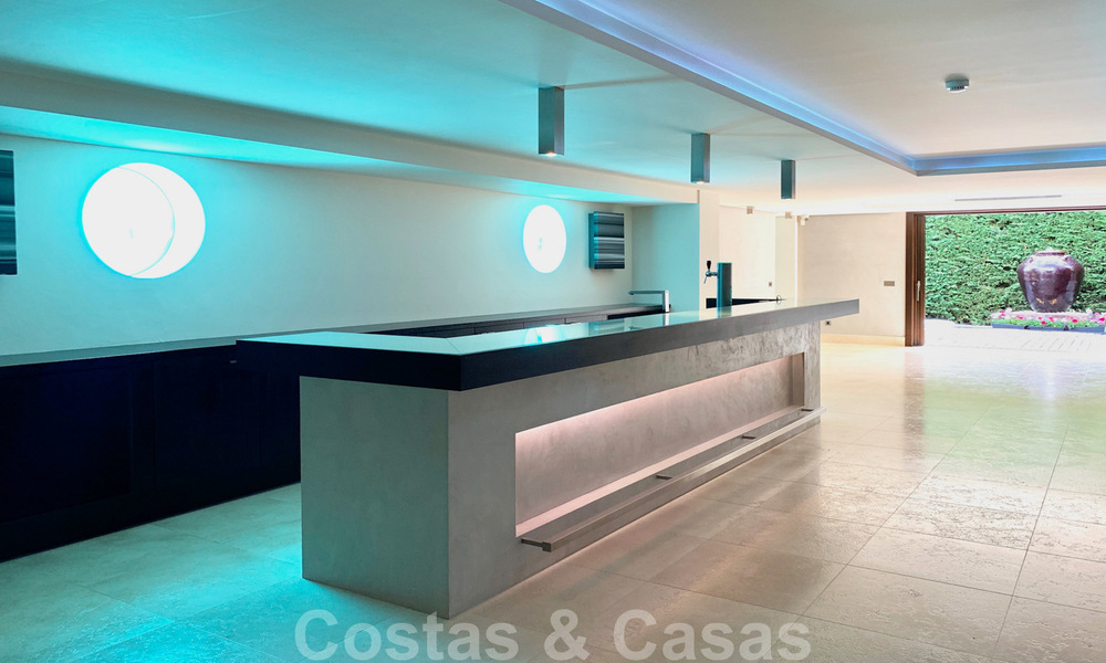 Prachtige villa met panoramisch zeezicht te koop in een prestigieus 5* golfresort op de New Golden Mile, tussen Marbella en Estepona 23313