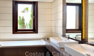 Prachtige villa met panoramisch zeezicht te koop in een prestigieus 5* golfresort op de New Golden Mile, tussen Marbella en Estepona 23318 