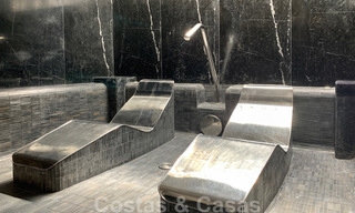 Prachtige villa met panoramisch zeezicht te koop in een prestigieus 5* golfresort op de New Golden Mile, tussen Marbella en Estepona 23320 