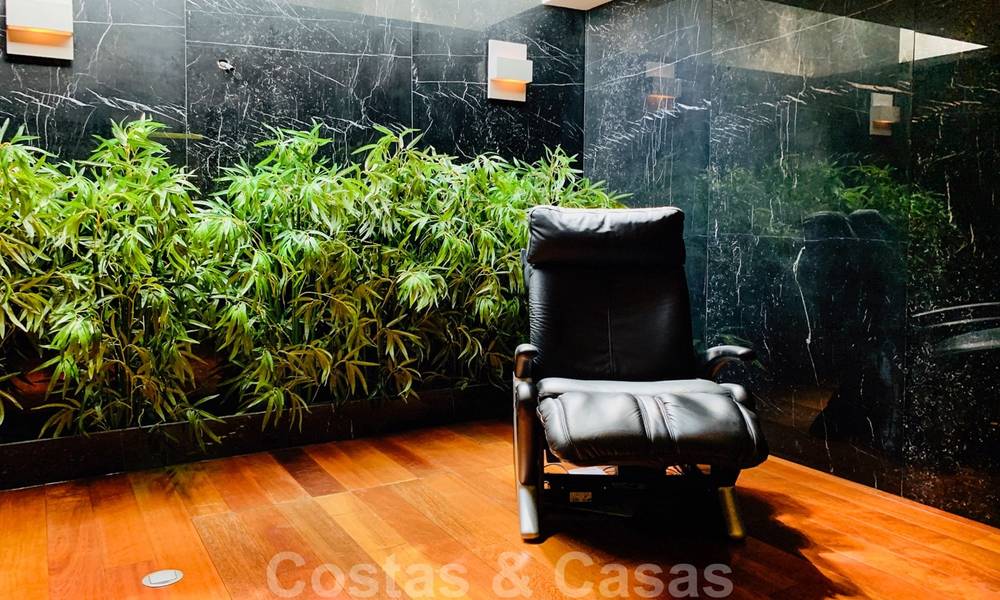 Prachtige villa met panoramisch zeezicht te koop in een prestigieus 5* golfresort op de New Golden Mile, tussen Marbella en Estepona 23322