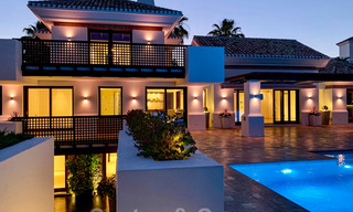 Prachtige villa met panoramisch zeezicht te koop in een prestigieus 5* golfresort op de New Golden Mile, tussen Marbella en Estepona 23348 