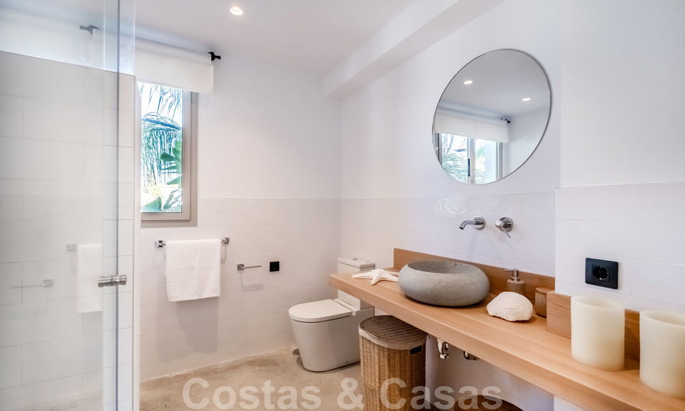 Prachtig gerenoveerde halfvrijstaande villa in Ibiza stijl te koop, op loopafstand van het strand en centrum van San Pedro - Marbella 23354