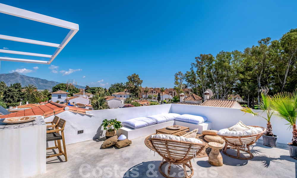 Prachtig gerenoveerde halfvrijstaande villa in Ibiza stijl te koop, op loopafstand van het strand en centrum van San Pedro - Marbella 23362