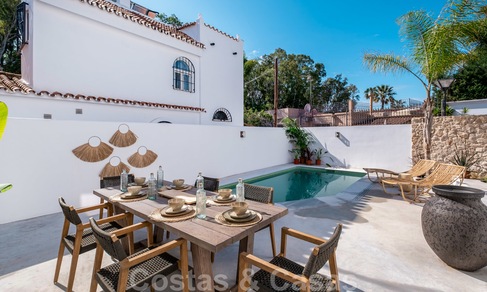 Prachtig gerenoveerde halfvrijstaande villa in Ibiza stijl te koop, op loopafstand van het strand en centrum van San Pedro - Marbella 23380