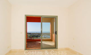 Luxe Appartementen te koop in Royal Flamingos met schitterend uitzicht over de golf en de zee in Marbella - Benahavis 23566 