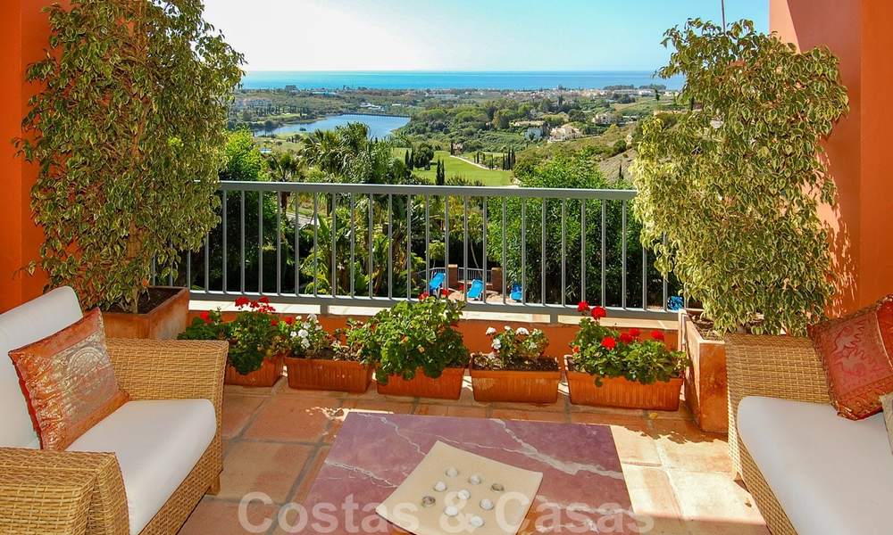 Luxe Appartementen te koop in Royal Flamingos met schitterend uitzicht over de golf en de zee in Marbella - Benahavis 23573