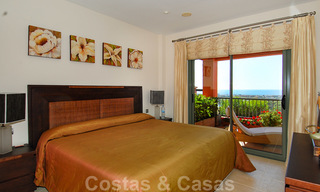 Luxe Appartementen te koop in Royal Flamingos met schitterend uitzicht over de golf en de zee in Marbella - Benahavis 23580 
