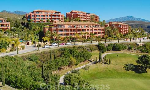 Luxe Appartementen te koop in Royal Flamingos met schitterend uitzicht over de golf en de zee in Marbella - Benahavis 24713