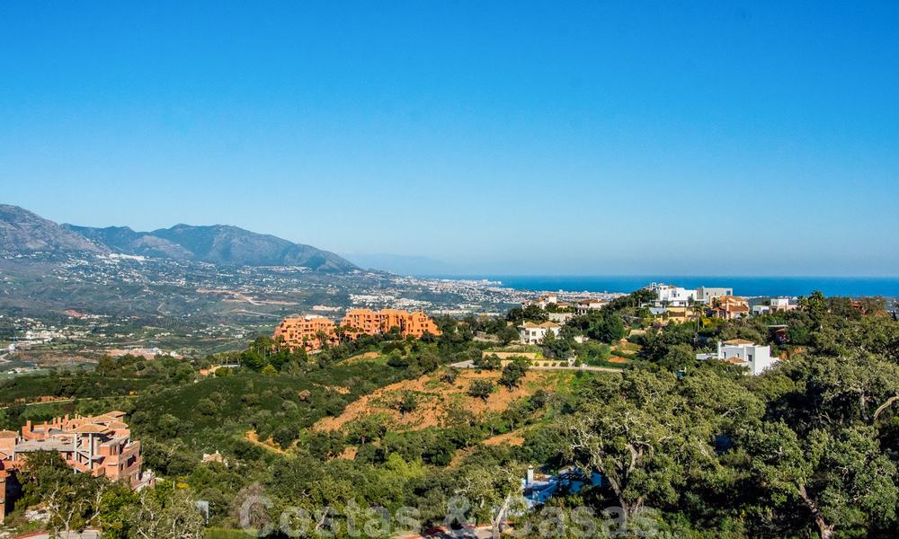 Moderne villa met prachtig berg- en zeezicht te koop in de heuvels van Oost-Marbella 23642