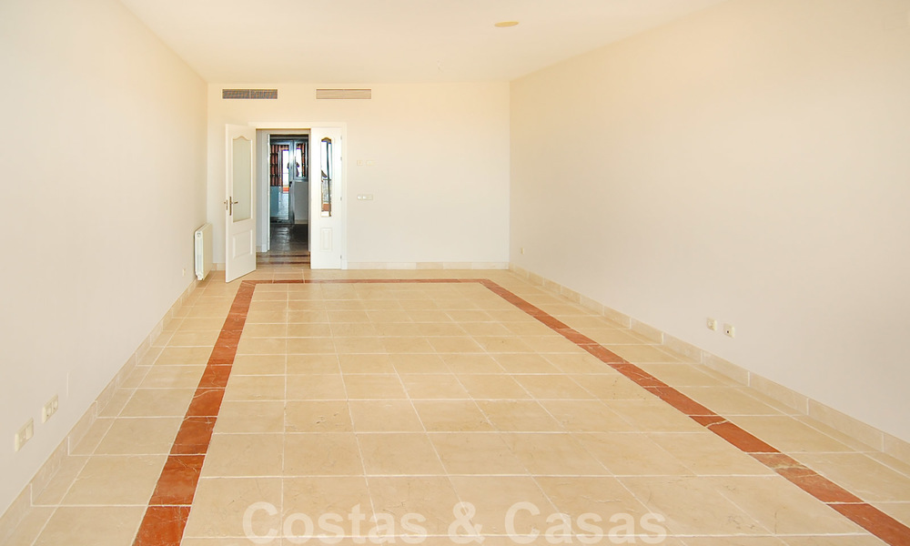Luxe appartementen te koop met adembenemend uitzicht over de golf en de zee in Marbella - Benahavis 23708