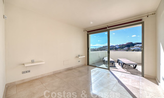 Ruime moderne luxe eerstelijnsgolf appartementen met een prachtig golf- en zeezicht te koop in Marbella - Benahavis 24072 