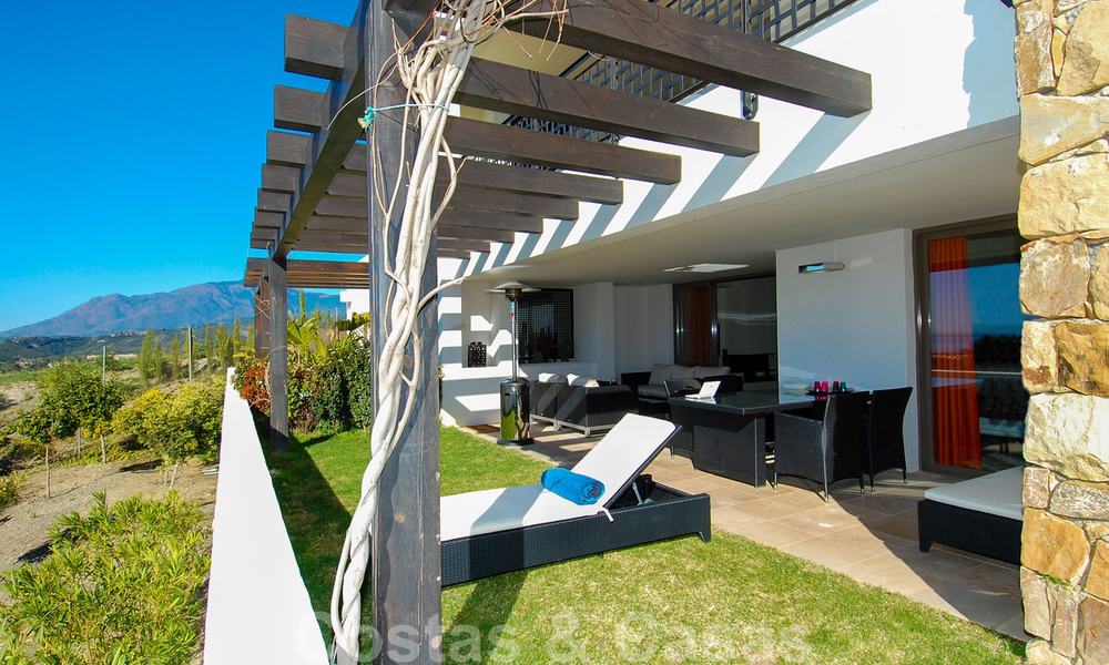 Moderne ruime luxeappartementen met golf- en zeezicht te koop in Marbella - Benahavis 24552