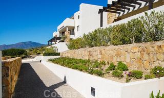 Moderne ruime luxeappartementen met golf- en zeezicht te koop in Marbella - Benahavis 24579 