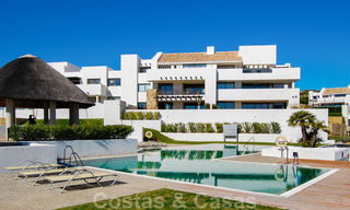 Moderne ruime luxeappartementen met golf- en zeezicht te koop in Marbella - Benahavis 24586 