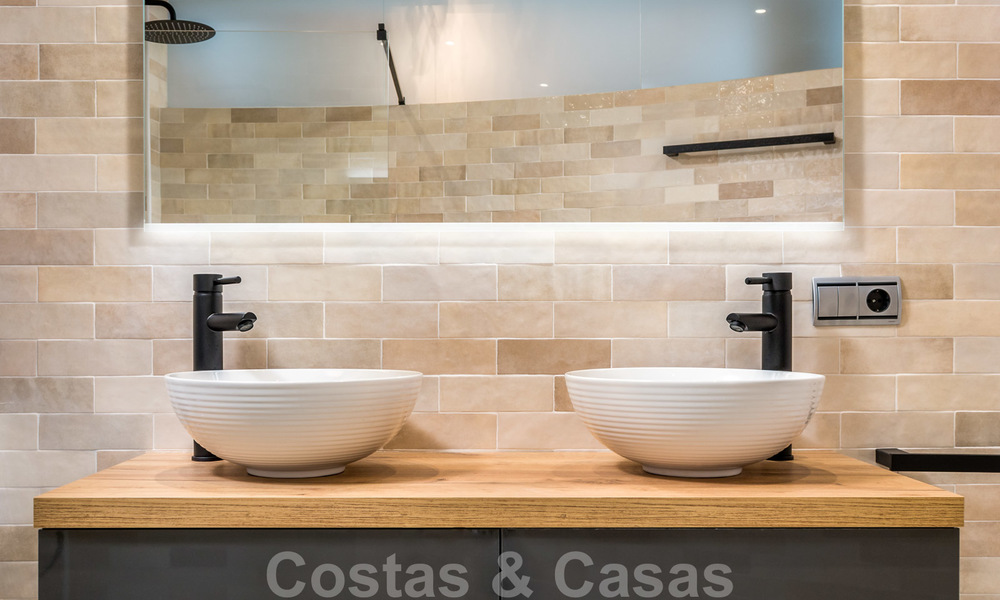 Stijlvolle luxe villa in Art Deco stijl te koop in Nueva Andalucia, Marbella. Dringende verkoop! 24150