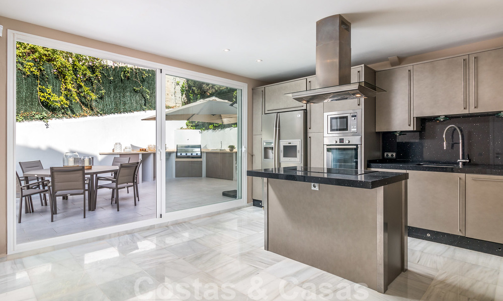 Stijlvolle luxe villa in Art Deco stijl te koop in Nueva Andalucia, Marbella. Dringende verkoop! 24164