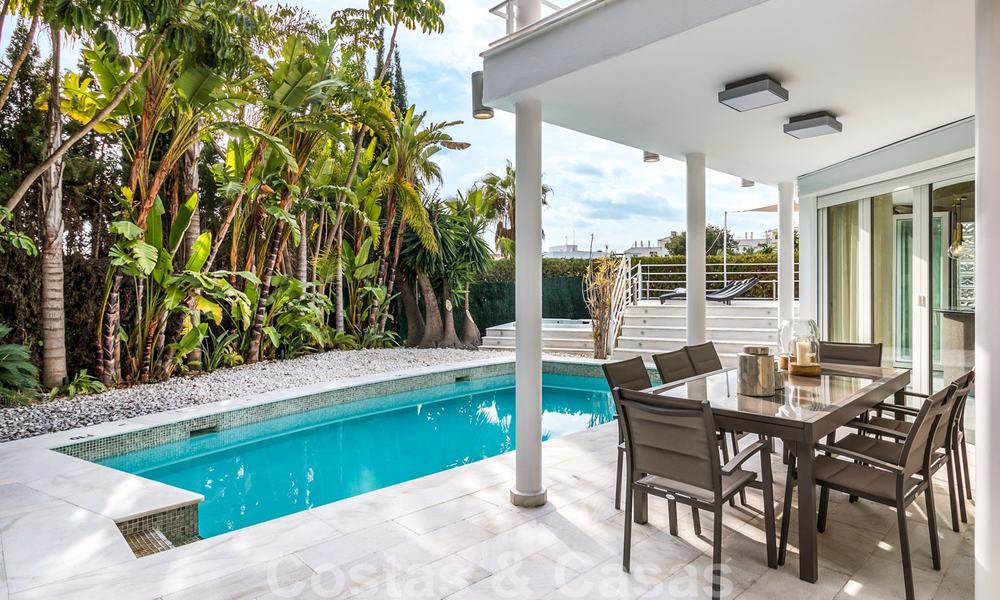 Stijlvolle luxe villa in Art Deco stijl te koop in Nueva Andalucia, Marbella. Dringende verkoop! 24169