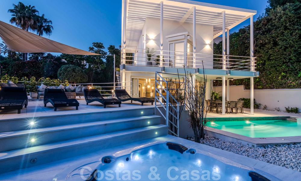 Stijlvolle luxe villa in Art Deco stijl te koop in Nueva Andalucia, Marbella. Dringende verkoop! 24178