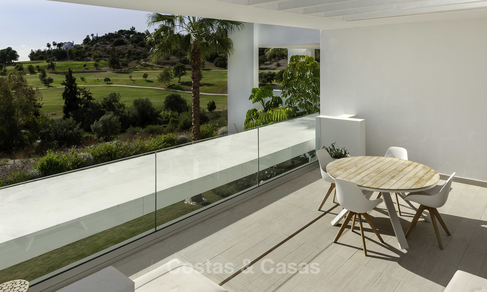 Te koop in Atalaya Hills: Appartementen in moderne stijl met uitzicht op de golf en zee in Benahavis - Marbella 24247