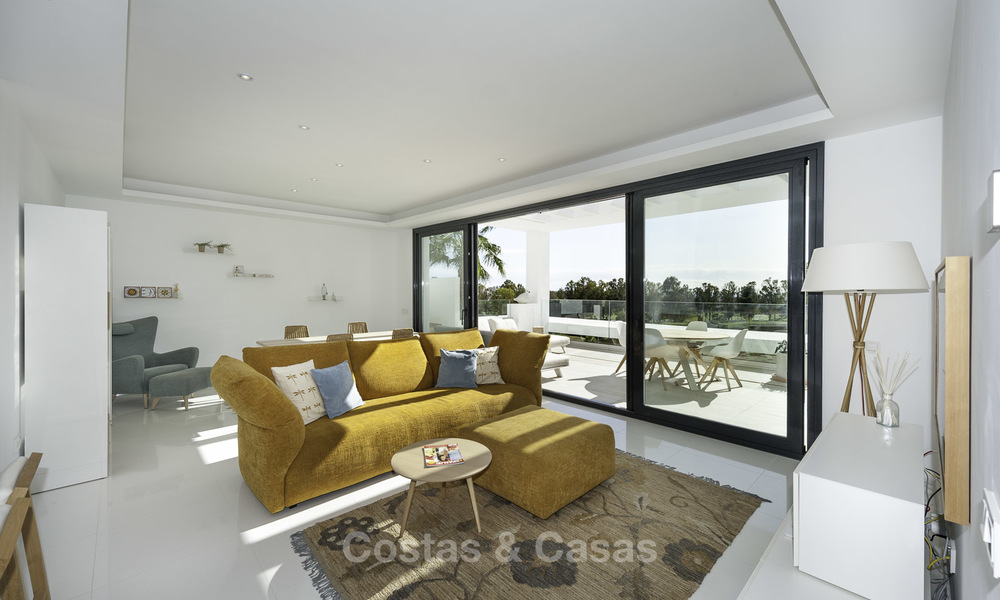 Te koop in Atalaya Hills: Appartementen in moderne stijl met uitzicht op de golf en zee in Benahavis - Marbella 24255