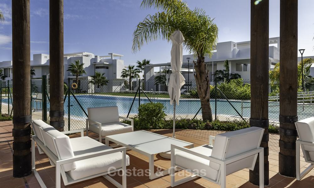 Te koop in Atalaya Hills: Appartementen in moderne stijl met uitzicht op de golf en zee in Benahavis - Marbella 24258