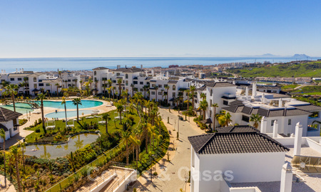 Elegante, nieuwe moderne appartementen met panoramisch berg- en zeezicht te koop in de heuvels van Estepona 24378