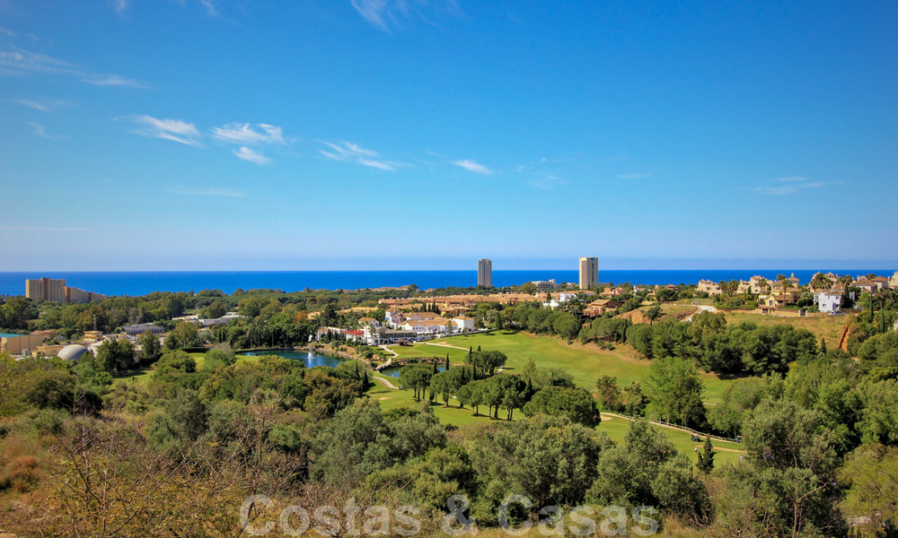 Villa's in mediterrane stijl en half vrijstaande villa's met uitzicht op zee en golf in Elviria, Marbella 24399