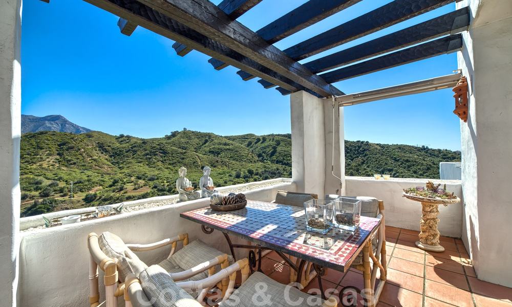 Prachtig penthouse appartement in exclusief, omheind frontlinie-golfcomplex met panoramisch uitzicht in La Quinta, Benahavis - Marbella 24427