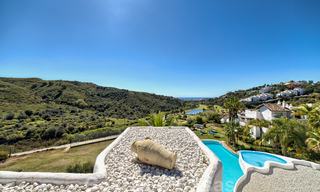 Prachtig penthouse appartement in exclusief, omheind frontlinie-golfcomplex met panoramisch uitzicht in La Quinta, Benahavis - Marbella 24442 